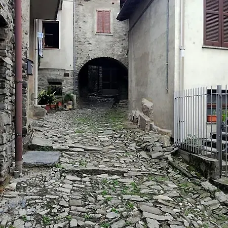 Casa Tarcisio Couette-café Faggeto Lario